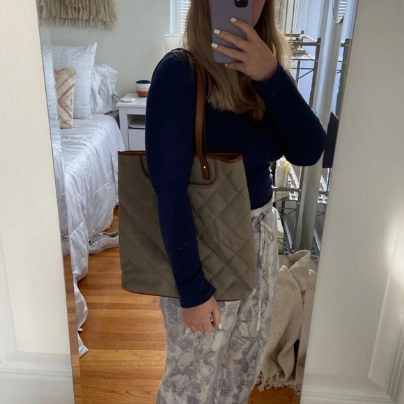 Tommy Hilfiger Quilted Nylon Tote - Picture 9 of 9